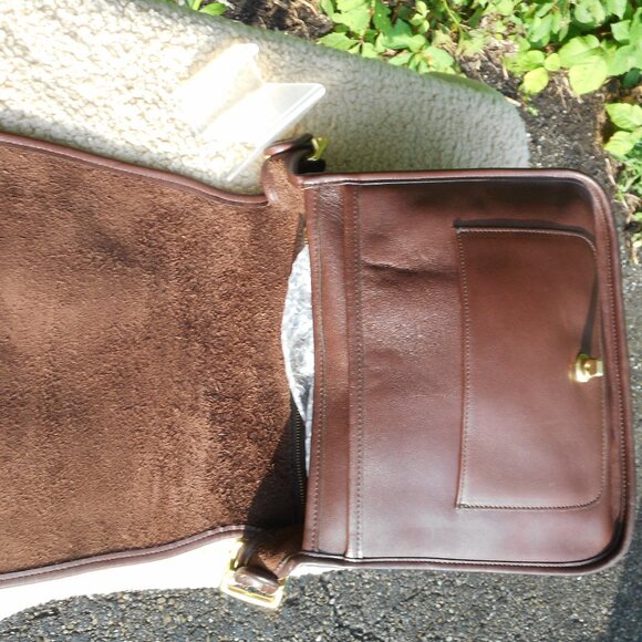 SOLD**Vintage Coach GUC Stewardess  Bag 9525,  in Mahogany, - Picture 7 of 15